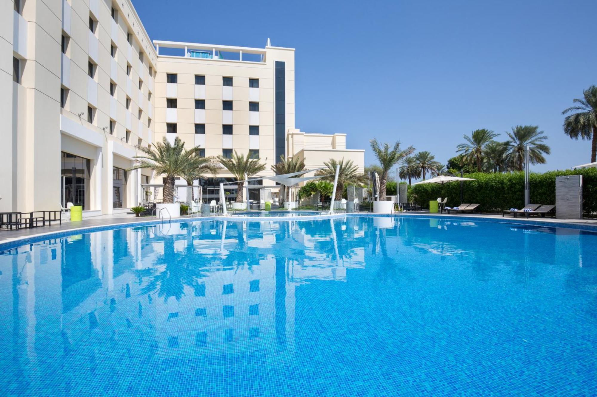 Mercure Sohar Bagian luar foto